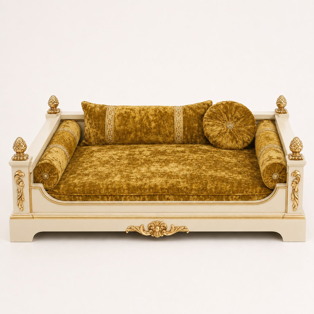 The Petit Royal Bed
